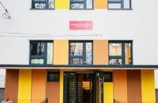 Budynek_zewn_wejscie-glowne